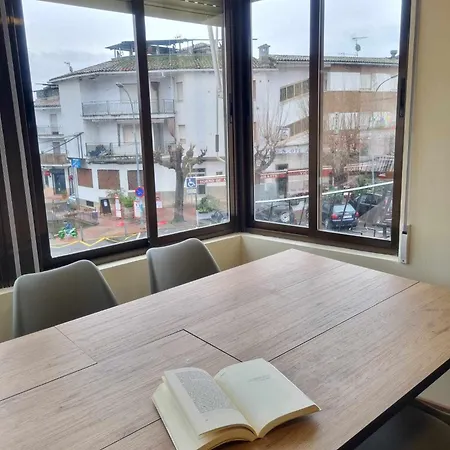 Cuatro Canos Apartment *