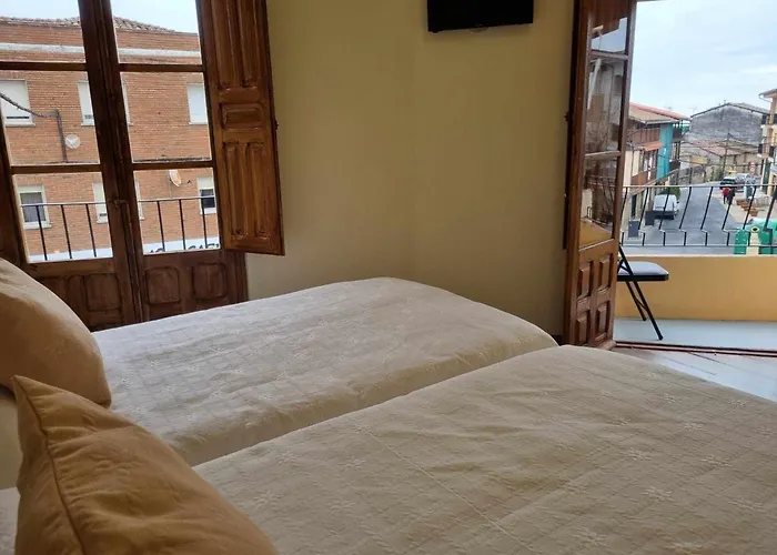 Cuatro Canos * Madrigal de la Vera